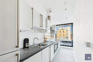 Streatham High Road, London, SW16