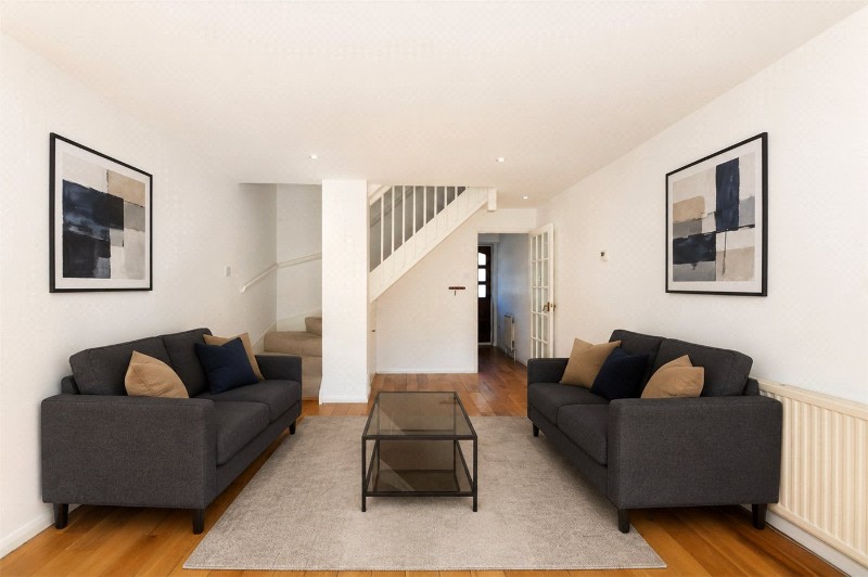 Bowman Mews, London, SW18