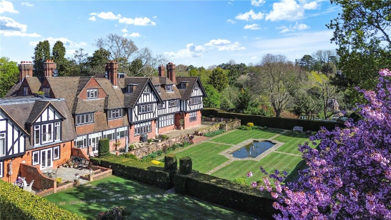 Holly Hill Park, Holly Hill Drive, Banstead, Surrey, SM7