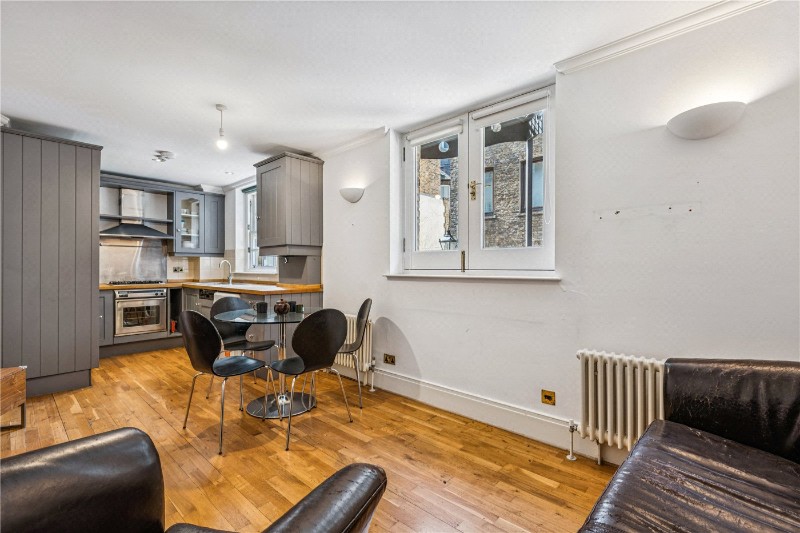 Shorts Gardens, London, WC2H