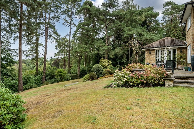 Star Hill Drive, Churt, Farnham, Surrey, GU10