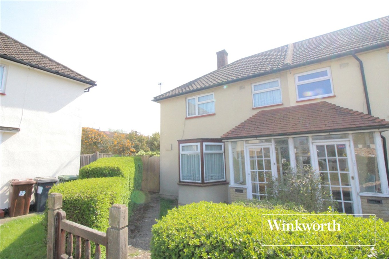 3 bedroom property for sale in Lincoln Court, Borehamwood