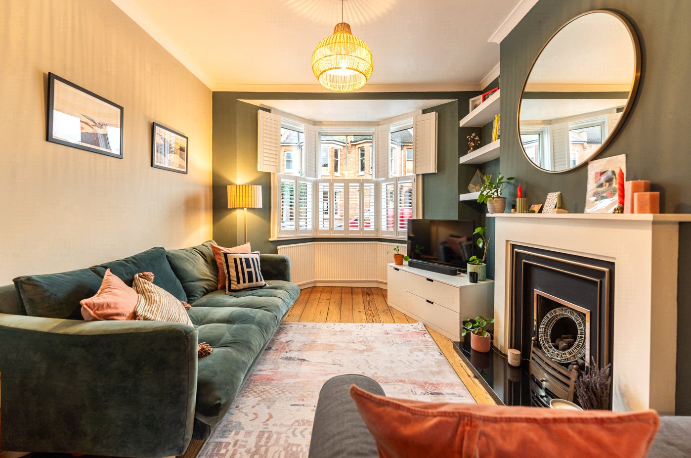 Sitting Room To Fron