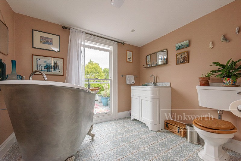 Purves Road, London, NW10