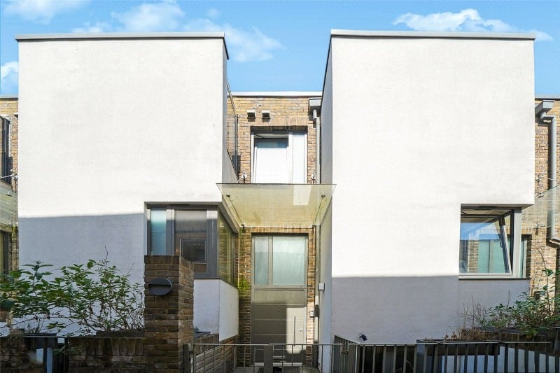 College Yard, London, NW5