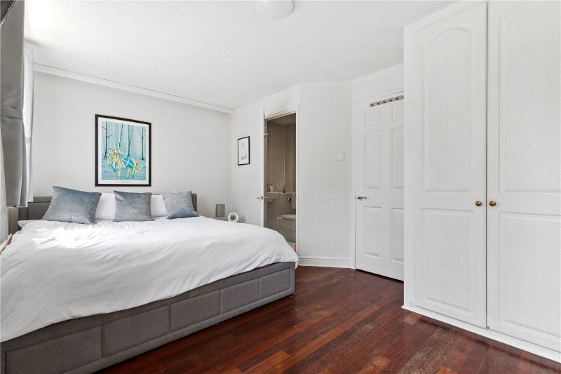 Lisle Close, London, SW17