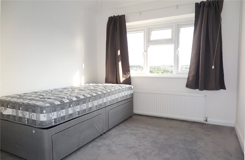 Tor Road, Farnham, Surrey, GU9