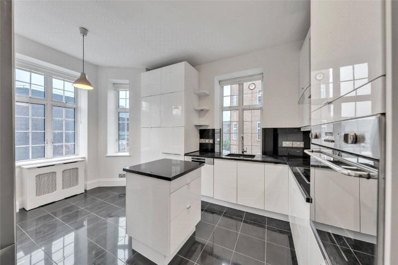 Finchley Road, St John's Wood, London, NW8