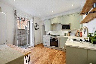 Oaklands Grove, London, W12