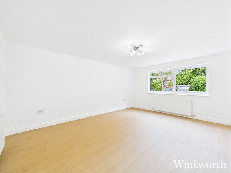 Tring Avenue, London, W5