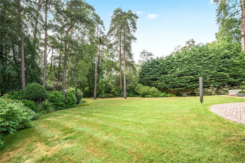 Kestrel Close, Ewshot, Farnham, GU10