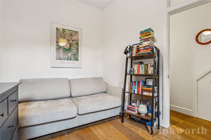 Elcot Avenue, London, SE15