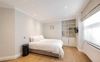 St Georges Square, London, SW1V