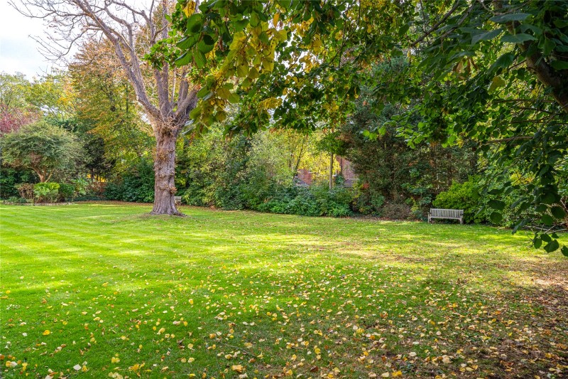 Lambolle Road, London, NW3