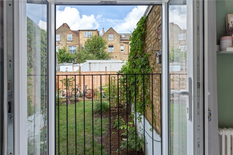Gleneagle Road, London, SW16