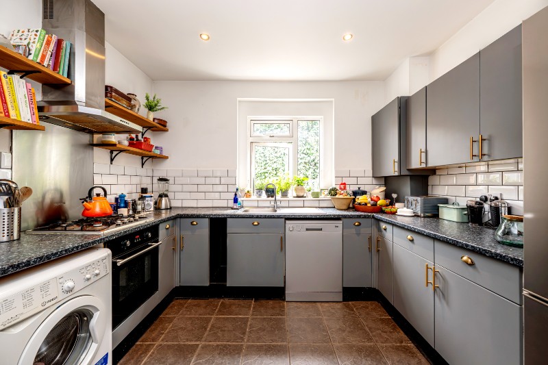 Holberton Gardens, London, NW10