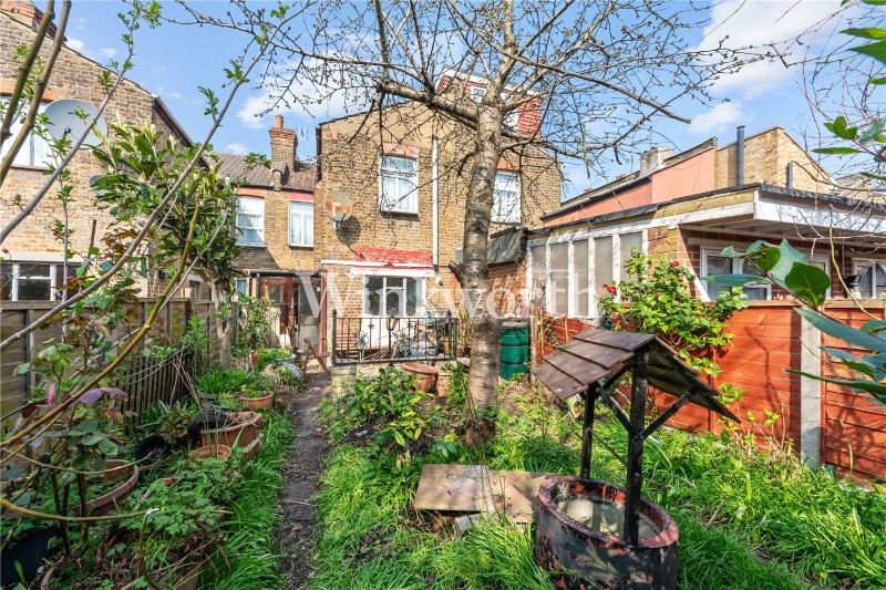 Chesterfield Gardens, London, N4