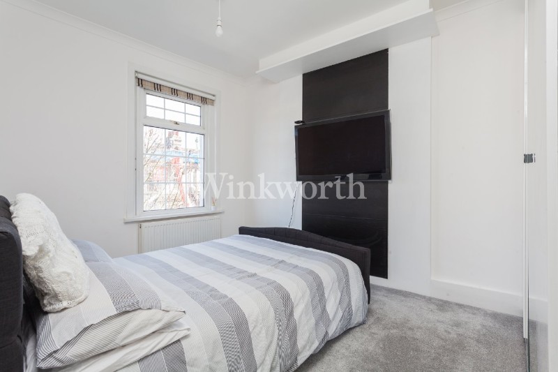 Poynter Road, Enfield, EN1