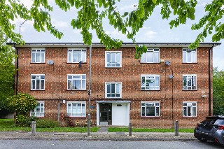 Dounesforth Gardens, London, SW18