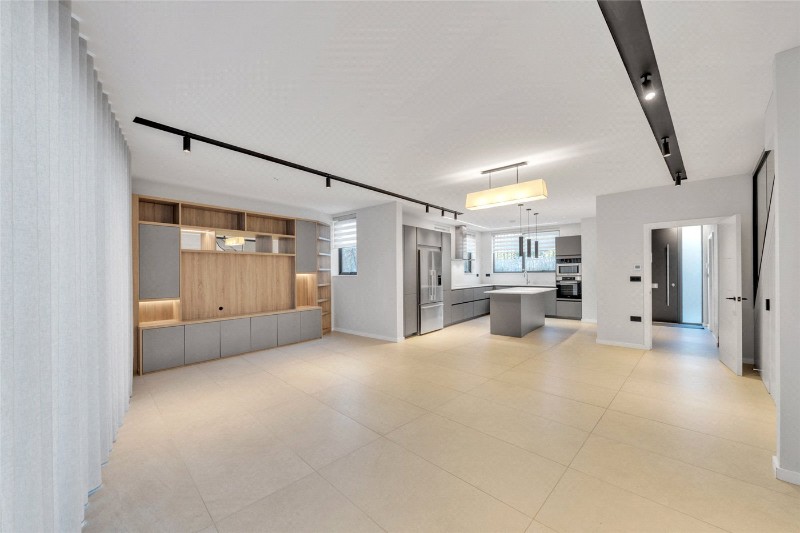 The Vale, London, NW11