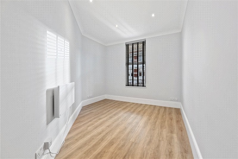 High Road, London, NW10