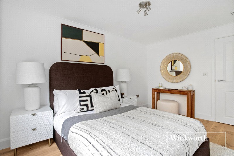 Sutherland Close, Barnet, EN5