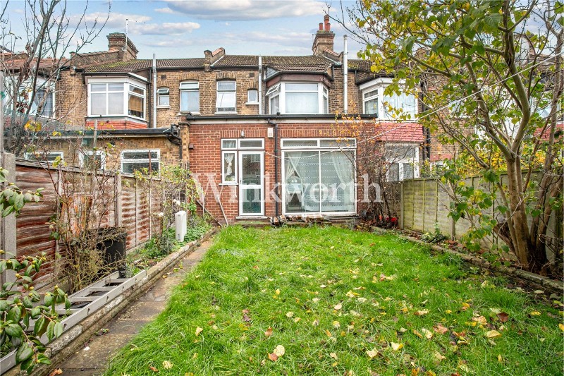 Arnold Gardens, London, N13