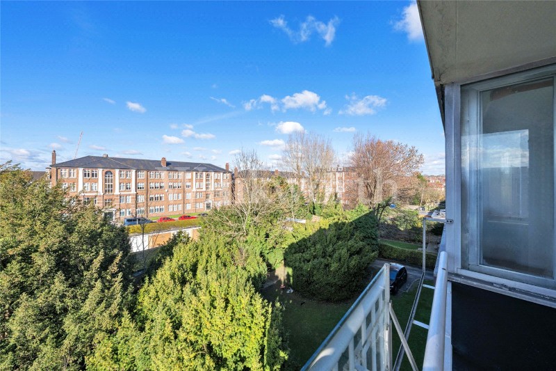 Ravenscroft Avenue, London, NW11