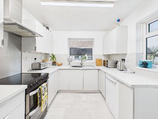 Nymet Avenue, Bow, Crediton, Devon, EX17