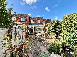 Harriers Close, Highcliffe, Dorset, BH23