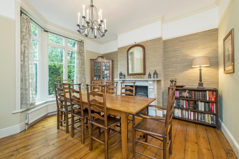 Fitzgerald Avenue, London, SW14