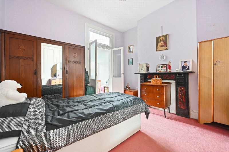 Bloemfontein Road, London, W12