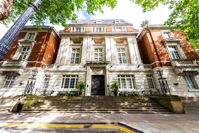 Rosebery Avenue, London, EC1R