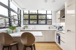 Hogarth Lane, London, W4