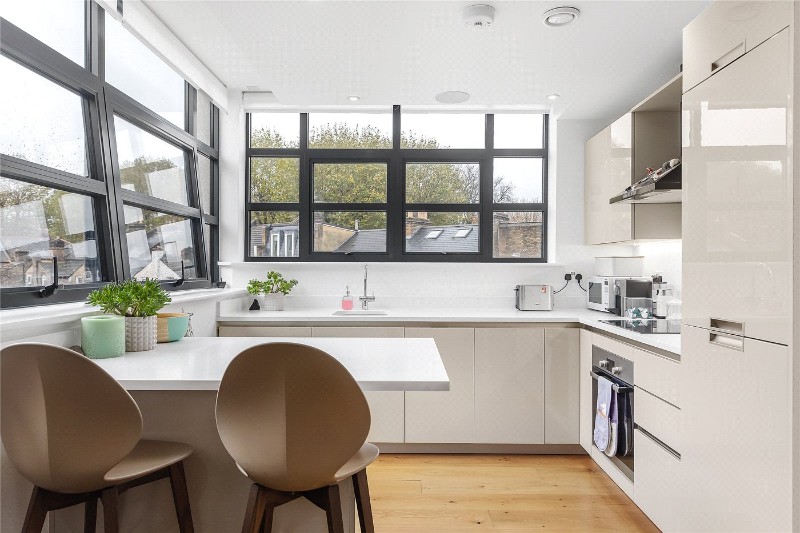 Hogarth Lane, London, W4