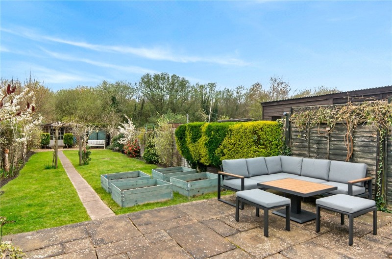 Oxenden Road, Tongham, Farnham, Surrey, GU10