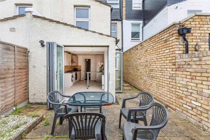 Graveney Road, London, SW17