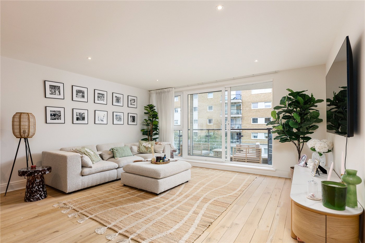 Smugglers Way, London, SW18
