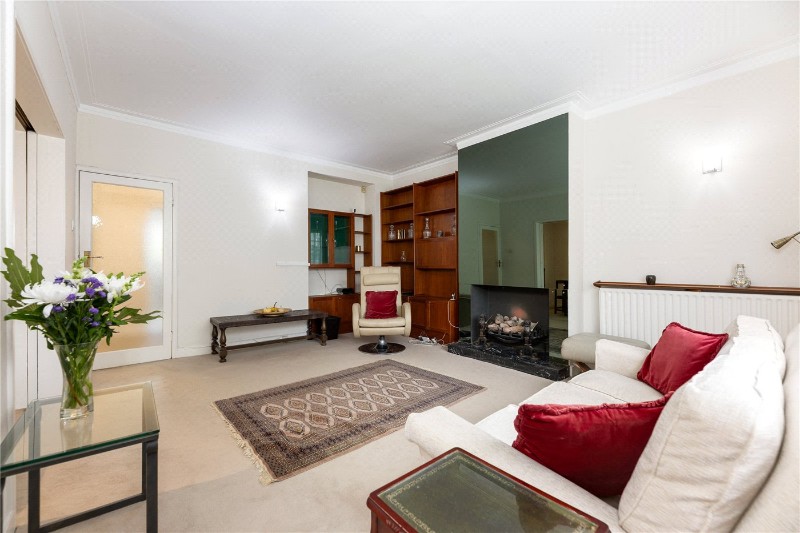 Colebrook Close, London, SW15