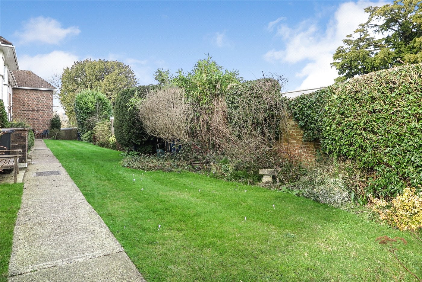 2 bedroom property for sale in Trafalgar Court, Firgrove Hill, Farnham, GU9 (Ref FAR190179) £