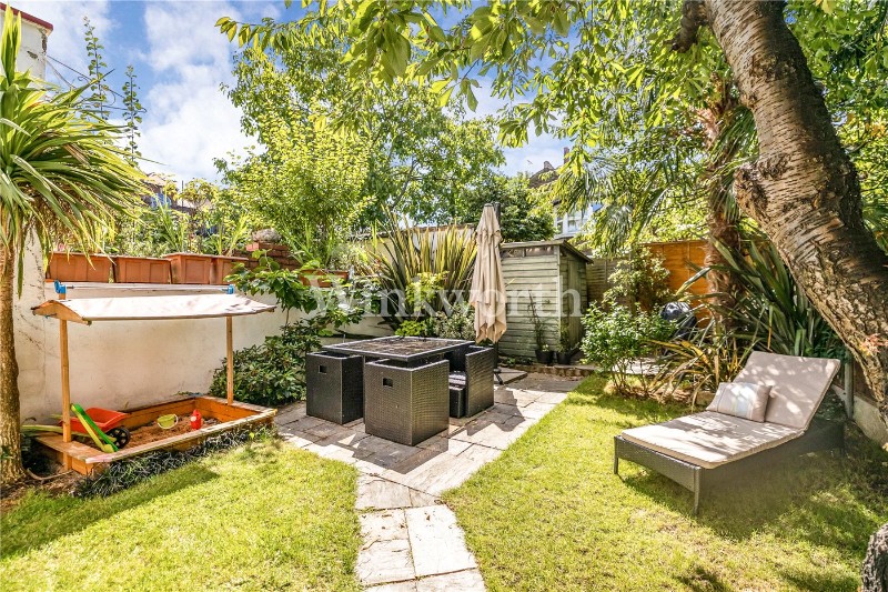 Frobisher Road, London, N8