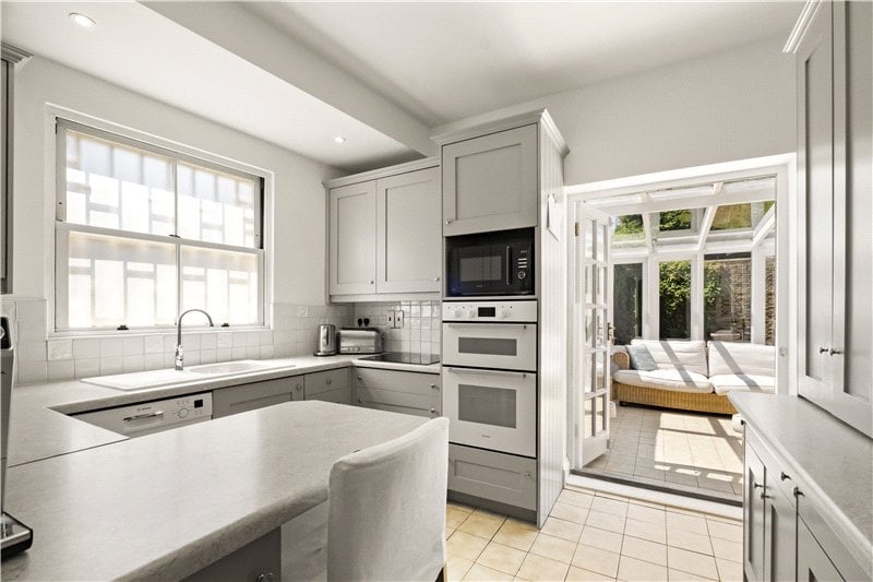 Castelnau, Barnes, London, SW13
