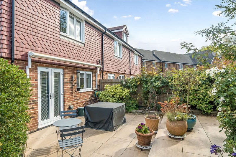 Cascade Way, Farnham, Surrey, GU9