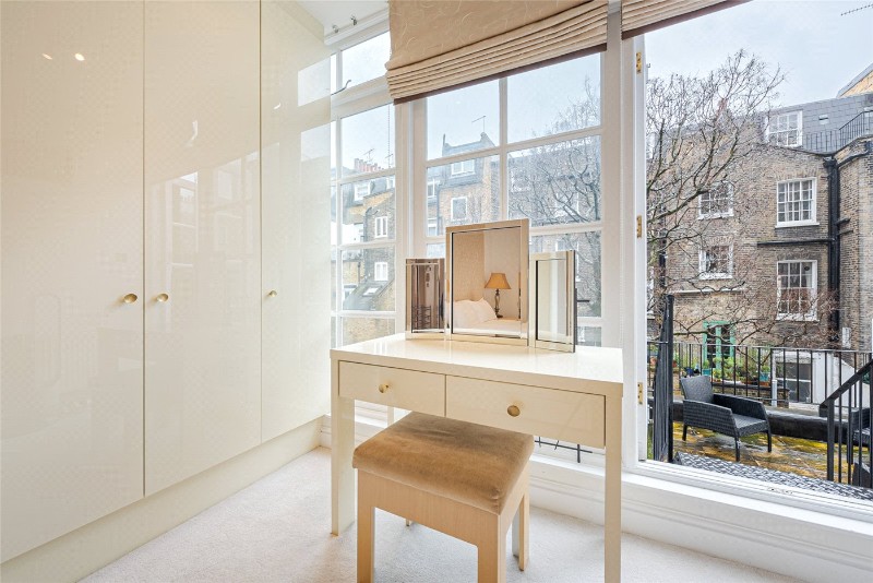 St Georges Drive, London, SW1V