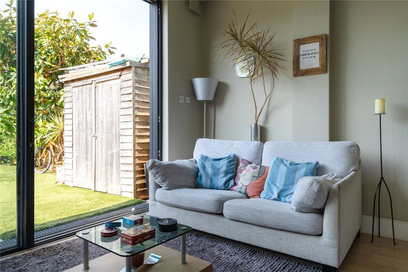 Holmdene Avenue, London, SE24