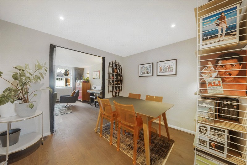 Alexandra Park Road, London, N10