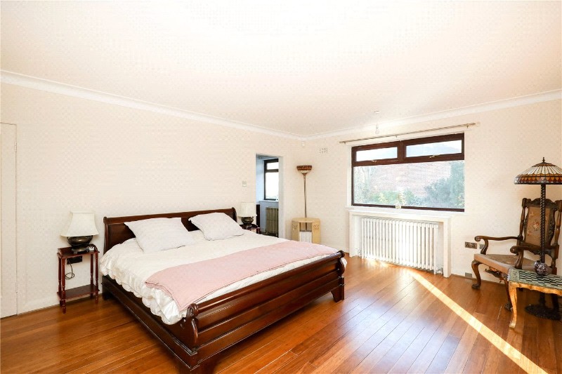 Dallas Road, London, W5