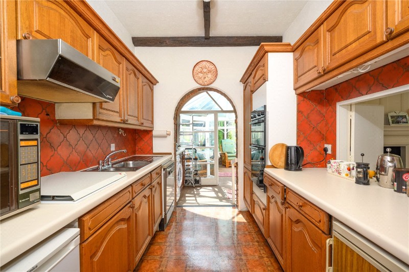 Oatlands Chase, Weybridge, Surrey, KT13