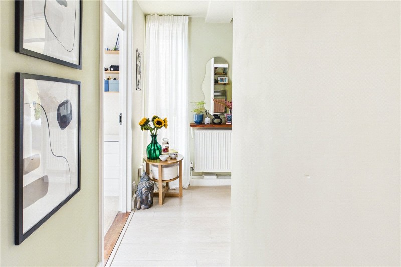 Lanercost Close, London, SW2