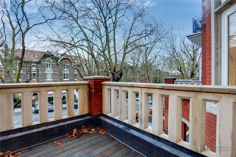 Fitzjohns Avenue, London, NW3